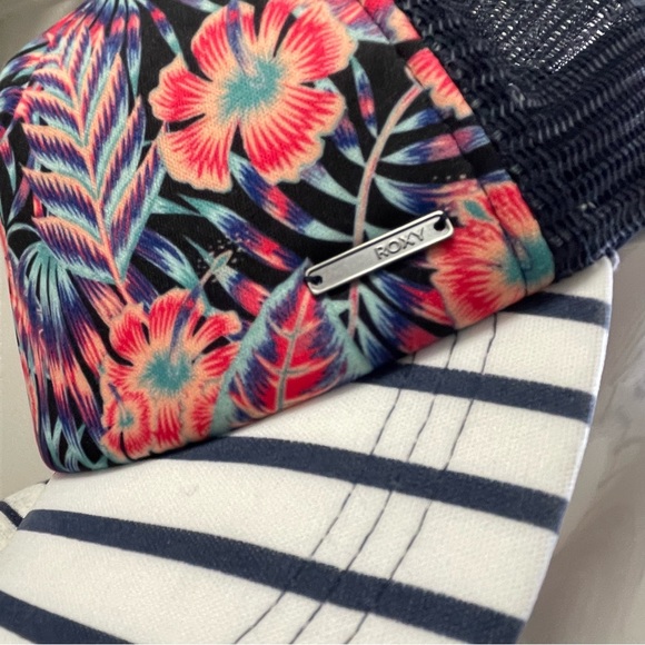 Roxy 🌸 Girl's Striped Tropical Dream Hat & Hoodie BUNDLE OFFER 📦 - Picture 9 of 11